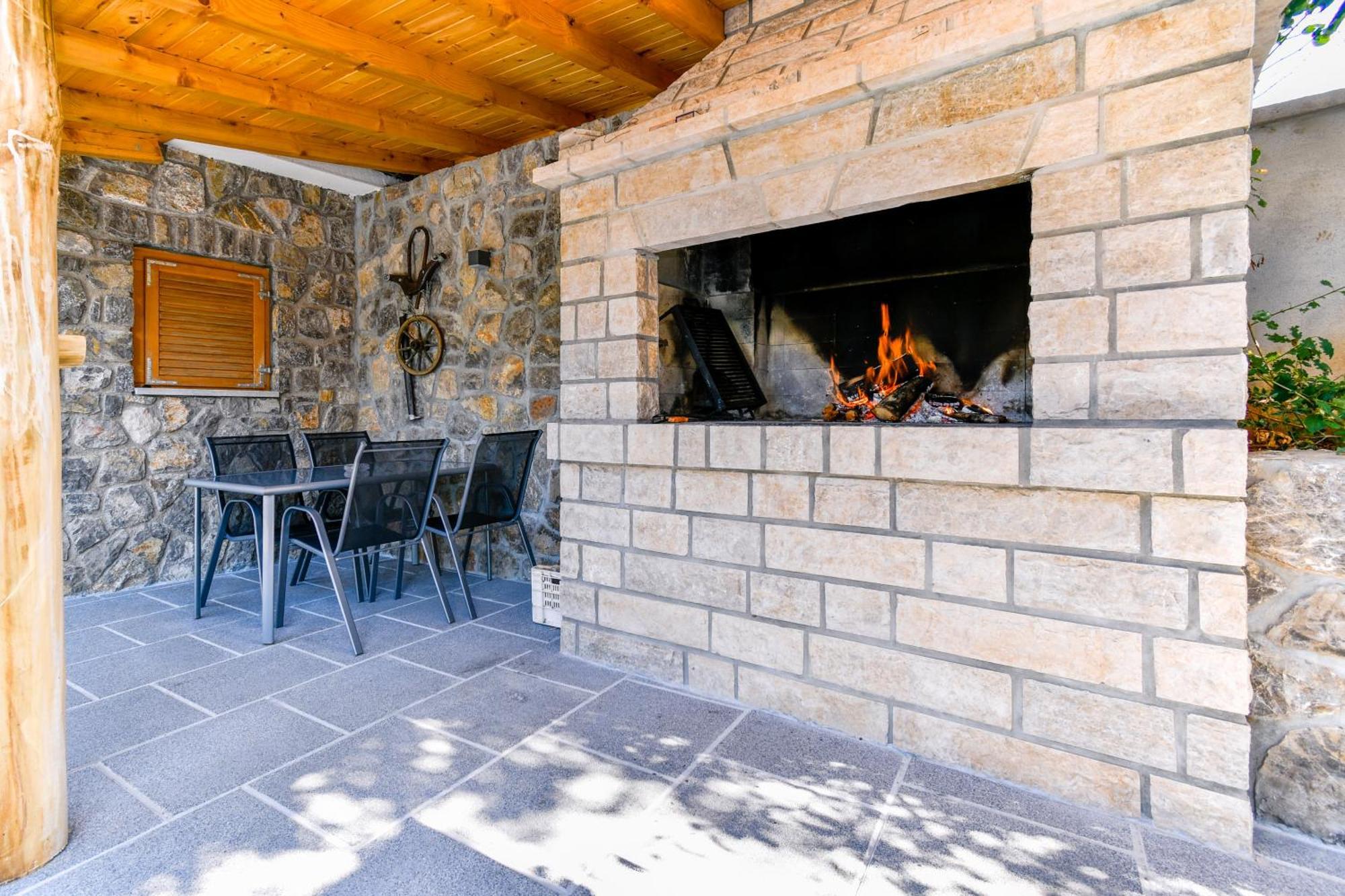 Apartman Lavanda Sa Bazenom I Okucnicom 4* Hreljin エクステリア 写真